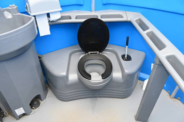Best Portable toilet rental cost  in Dinuba, CA